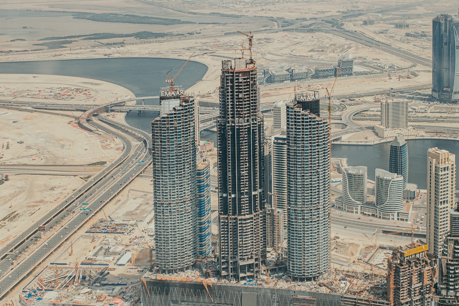 Why Are Russians Investing In Real Estate In Dubai | Latest Statistics